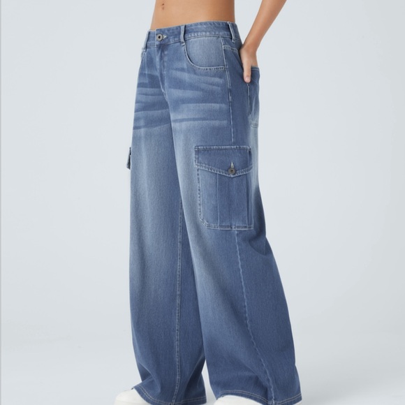 Halara Flex Low Rise Multiple Pockets Stretchy
Knit Baggy Wide Leg Cargo Jeans - Picture 3 of 6